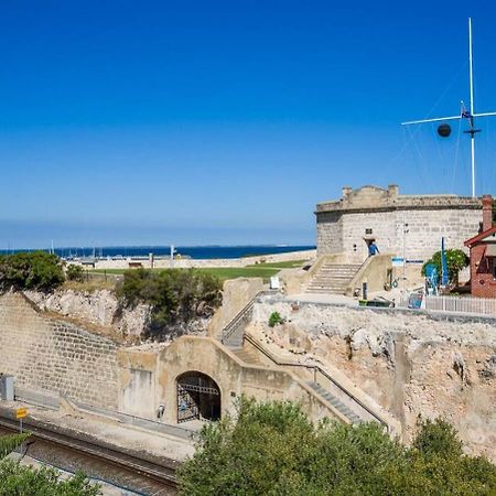 West End Warehouse Historical Opposite Beach Fremantle Exterior foto