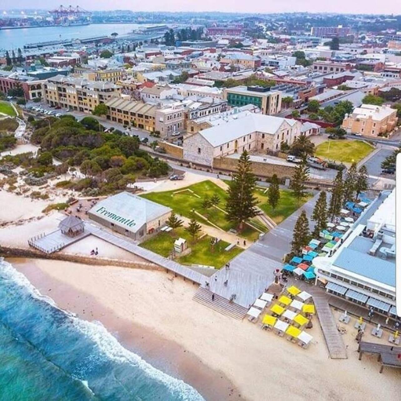 West End Warehouse Historical Opposite Beach Fremantle Exterior foto